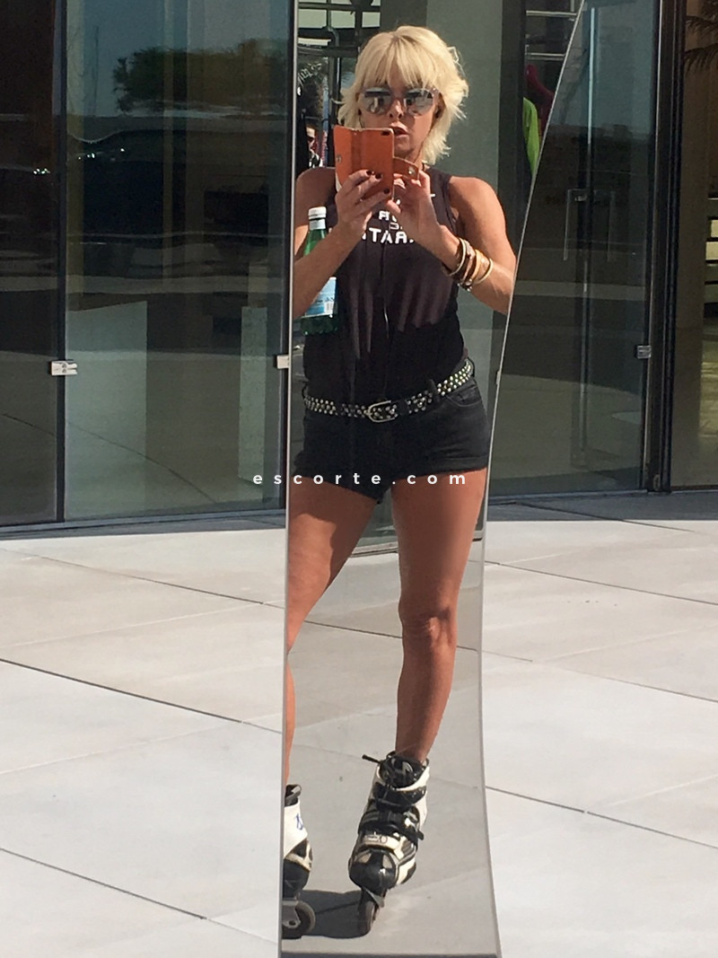 je cherche une pute a domicile escort Monaco Monte Carlo Lola
